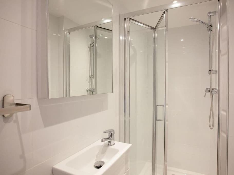 1 Perfectly Located Stylish, Comfortable Apartment Sidmouth Eksteriør billede