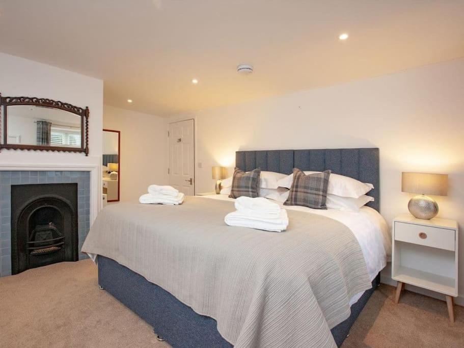 1 Perfectly Located Stylish, Comfortable Apartment Sidmouth Eksteriør billede
